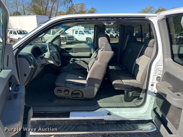 image for item ET6590 2006 Ford F150 SuperCab pickup truck