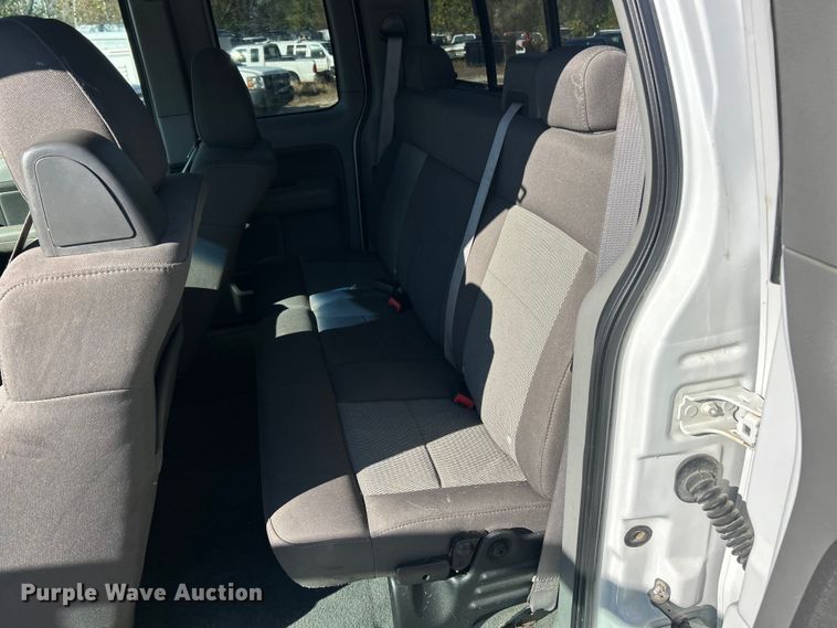 image for item ET6590 2006 Ford F150 SuperCab pickup truck