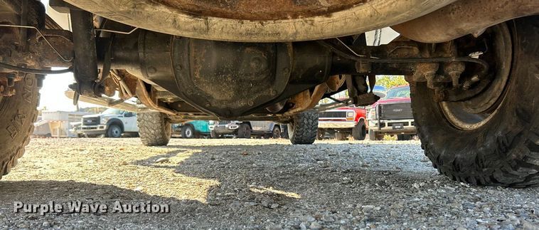 image for item ET6591 2005 Chevrolet Silverado 2500HD Ext. Cab bale bed pickup truck