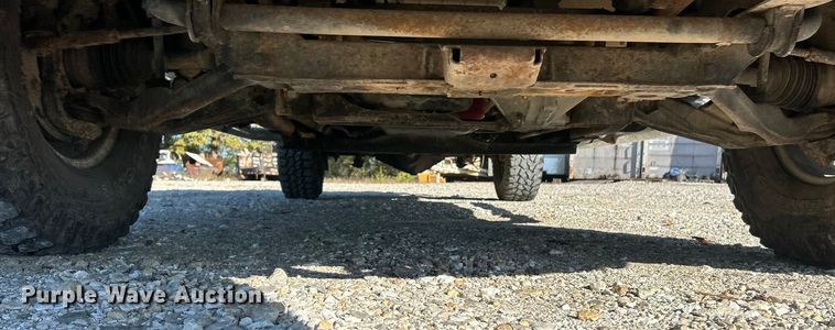 image for item ET6591 2005 Chevrolet Silverado 2500HD Ext. Cab bale bed pickup truck