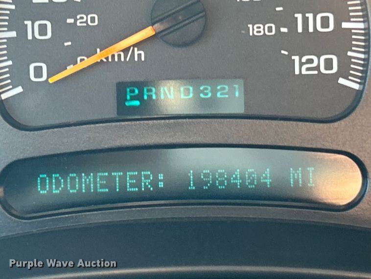 image for item ET6591 2005 Chevrolet Silverado 2500HD Ext. Cab bale bed pickup truck