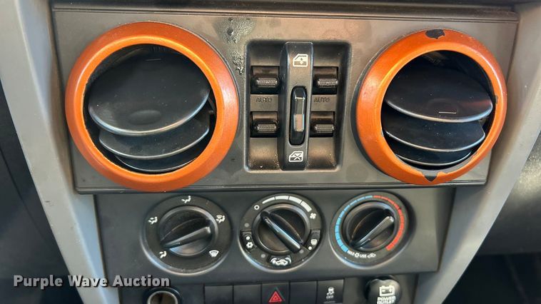 image for item ET6592 2010 Jeep Wrangler SUV