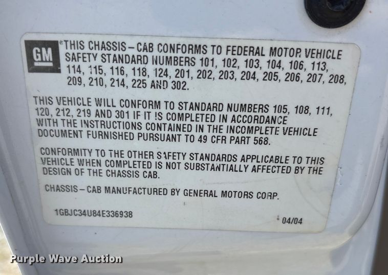 image for item ET7130 2004 Chevrolet Silverado 3500 flatbed pickup truck