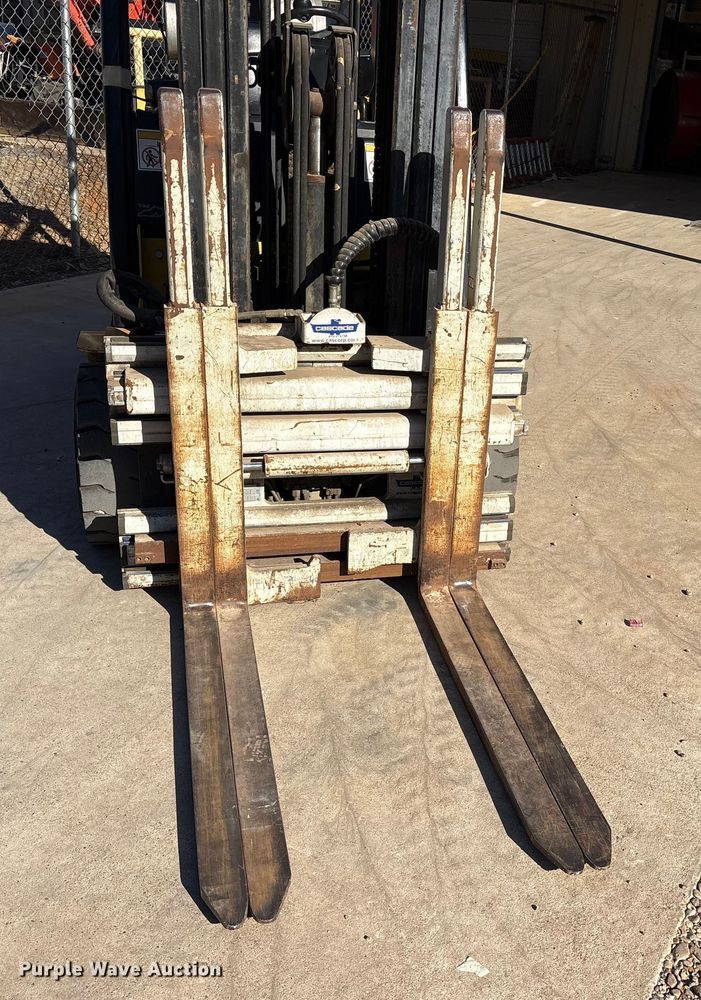 image for item ET7159 2007 Yale GLC070VXNGSE088 forklift