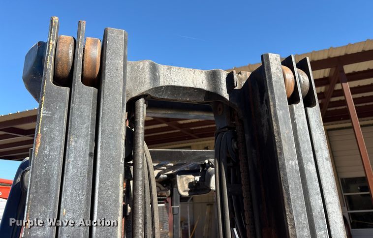 image for item ET7159 2007 Yale GLC070VXNGSE088 forklift