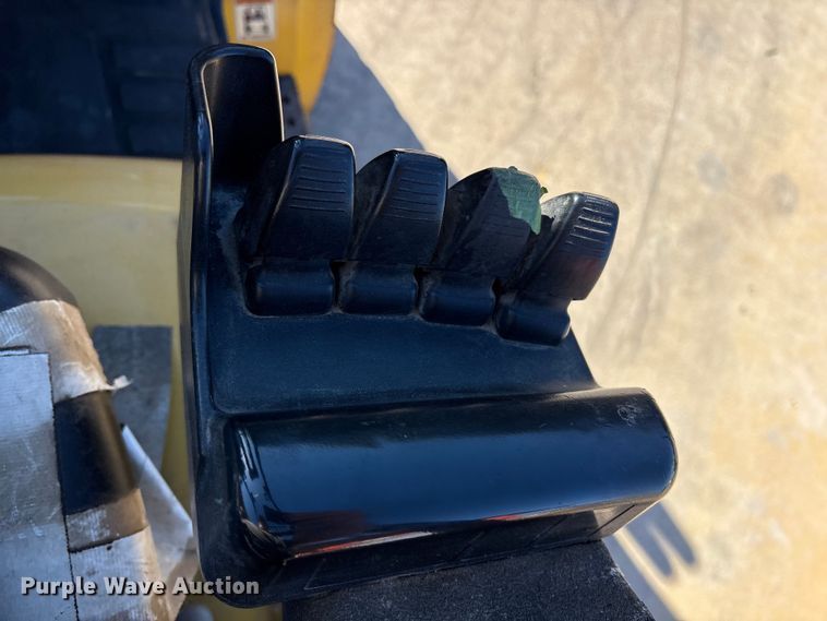 image for item ET7159 2007 Yale GLC070VXNGSE088 forklift