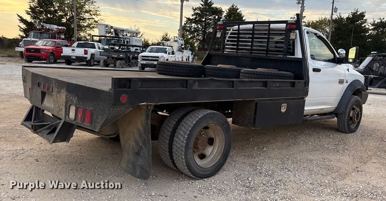 image for item ET7161 2011 Dodge Ram 5500 flatbed truck
