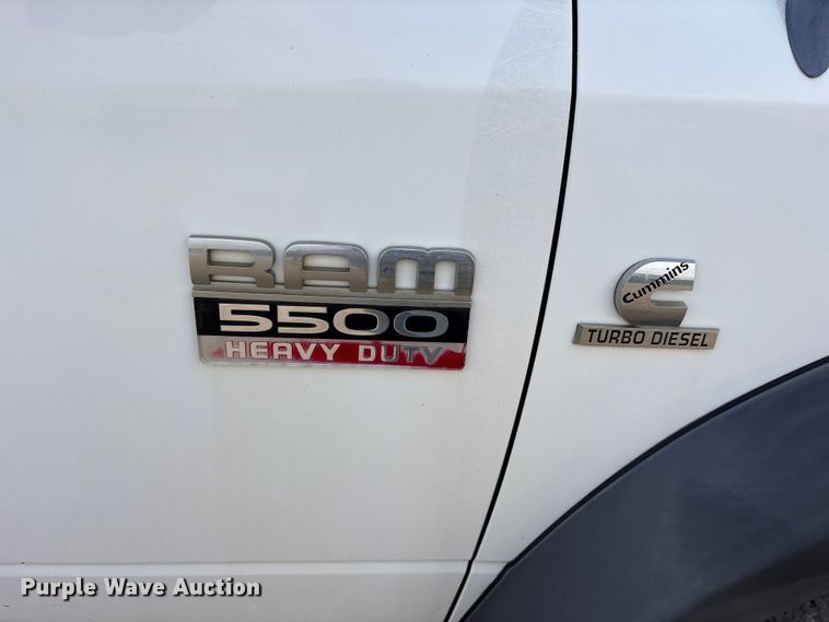 image for item ET7161 2011 Dodge Ram 5500 flatbed truck