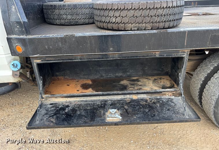 image for item ET7161 2011 Dodge Ram 5500 flatbed truck