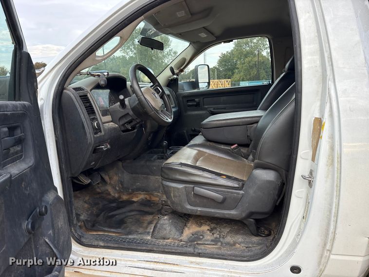 image for item ET7161 2011 Dodge Ram 5500 flatbed truck