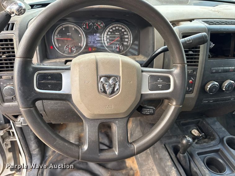 image for item ET7161 2011 Dodge Ram 5500 flatbed truck