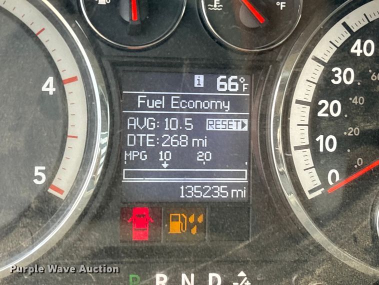 image for item ET7161 2011 Dodge Ram 5500 flatbed truck