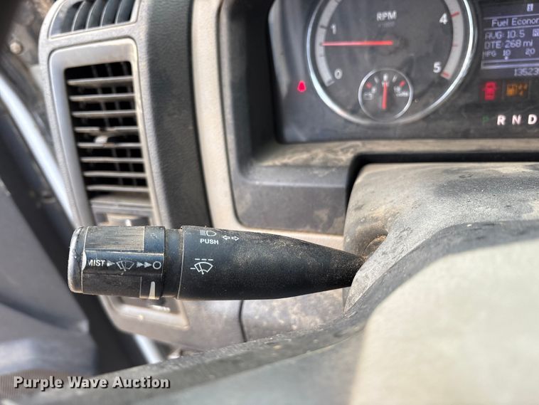 image for item ET7161 2011 Dodge Ram 5500 flatbed truck