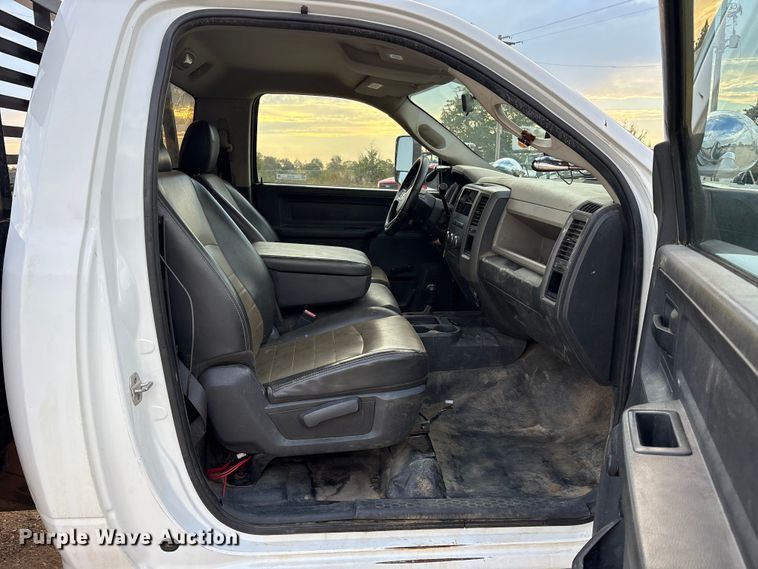 image for item ET7161 2011 Dodge Ram 5500 flatbed truck