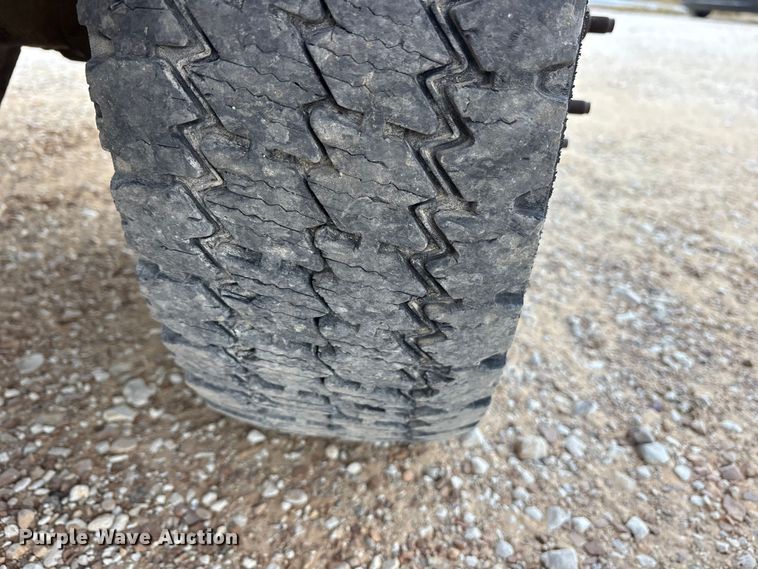 image for item ET7161 2011 Dodge Ram 5500 flatbed truck