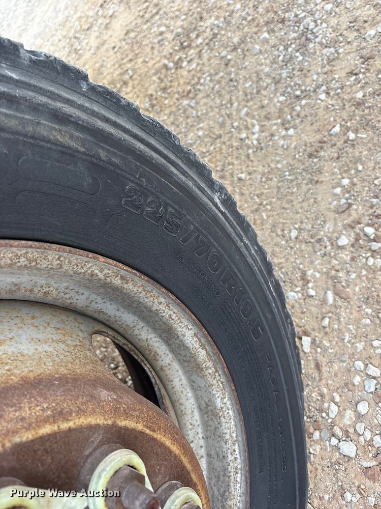 image for item ET7161 2011 Dodge Ram 5500 flatbed truck