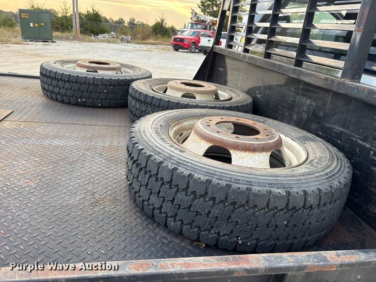 image for item ET7161 2011 Dodge Ram 5500 flatbed truck