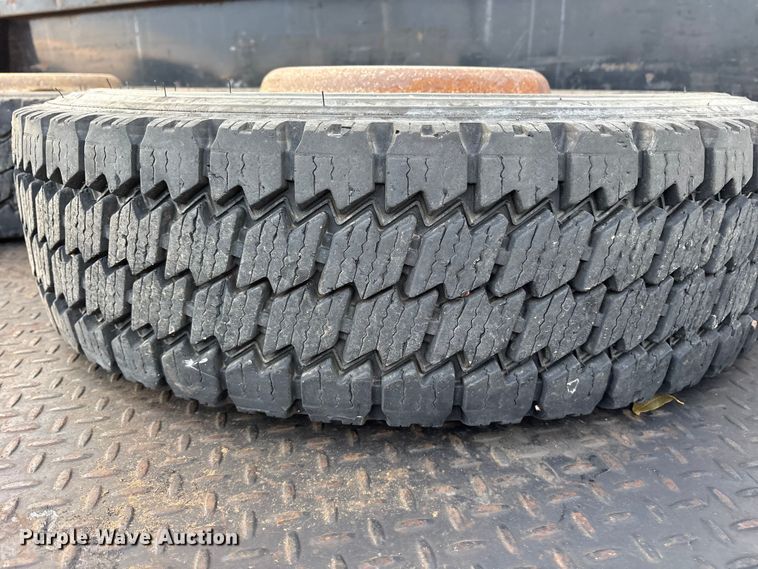 image for item ET7161 2011 Dodge Ram 5500 flatbed truck