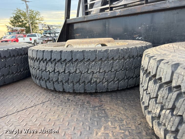 image for item ET7161 2011 Dodge Ram 5500 flatbed truck