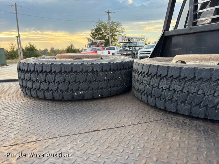 image for item ET7161 2011 Dodge Ram 5500 flatbed truck