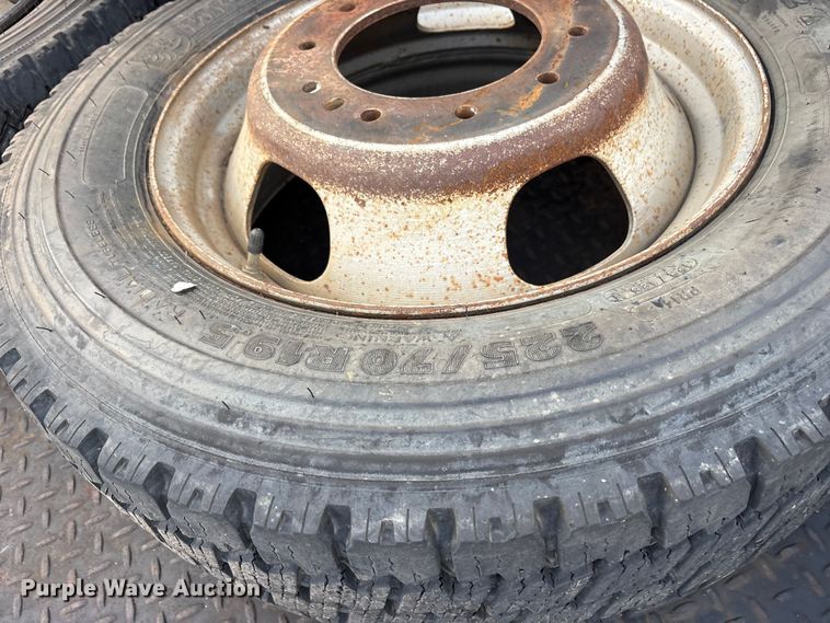 image for item ET7161 2011 Dodge Ram 5500 flatbed truck