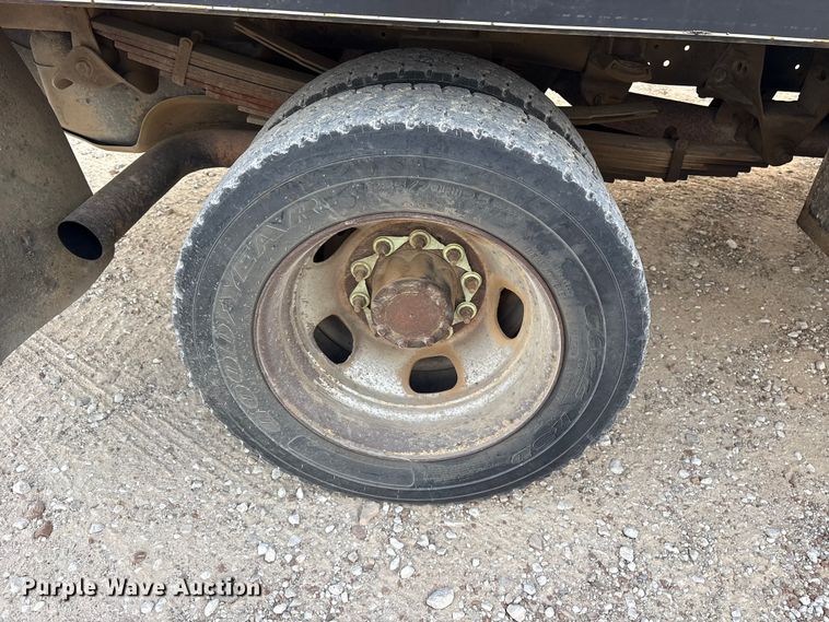 image for item ET7161 2011 Dodge Ram 5500 flatbed truck