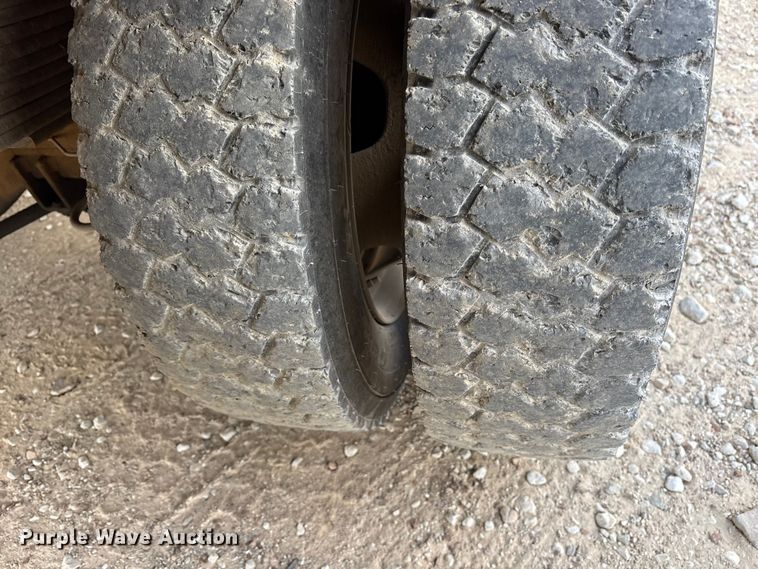 image for item ET7161 2011 Dodge Ram 5500 flatbed truck