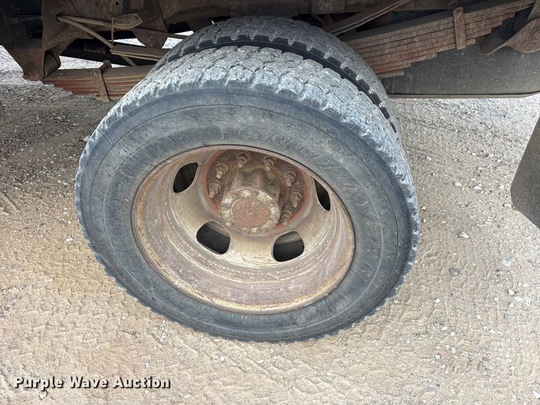 image for item ET7161 2011 Dodge Ram 5500 flatbed truck