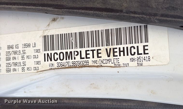 image for item ET7161 2011 Dodge Ram 5500 flatbed truck