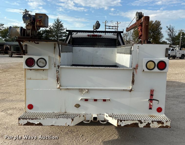 image for item ET7162 2010 Chevrolet Silverado 3500HD Crew Cab utility bed pickup truck