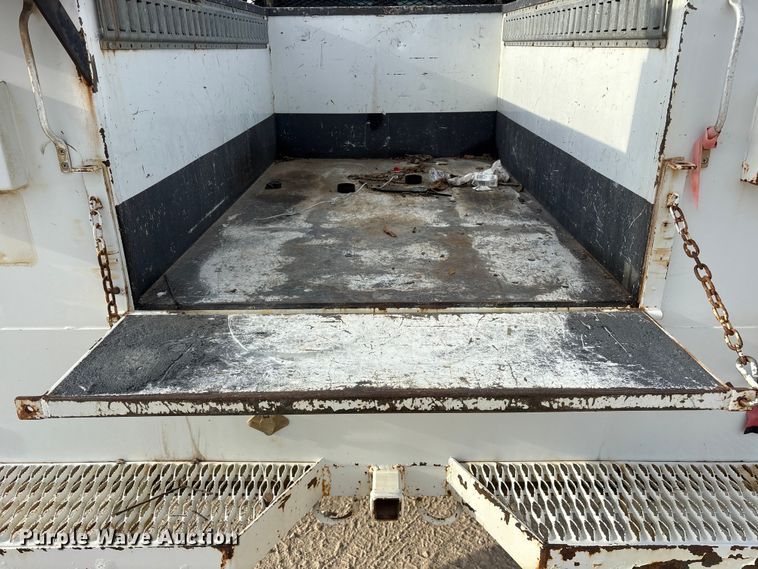 image for item ET7162 2010 Chevrolet Silverado 3500HD Crew Cab utility bed pickup truck