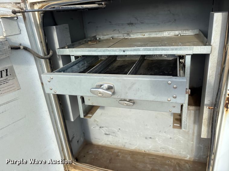 image for item ET7162 2010 Chevrolet Silverado 3500HD Crew Cab utility bed pickup truck