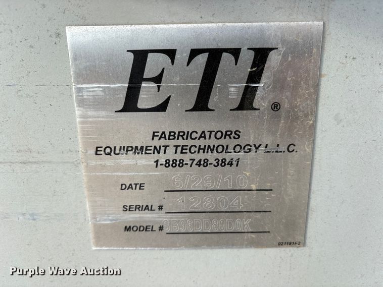 image for item ET7162 2010 Chevrolet Silverado 3500HD Crew Cab utility bed pickup truck