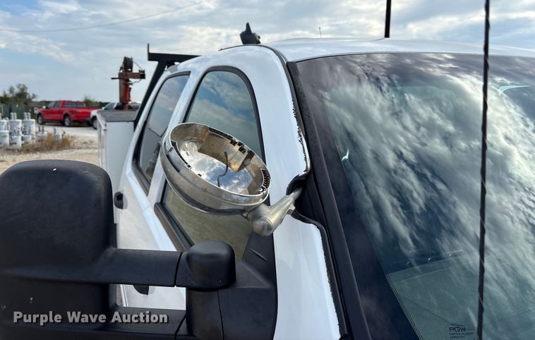 image for item ET7162 2010 Chevrolet Silverado 3500HD Crew Cab utility bed pickup truck