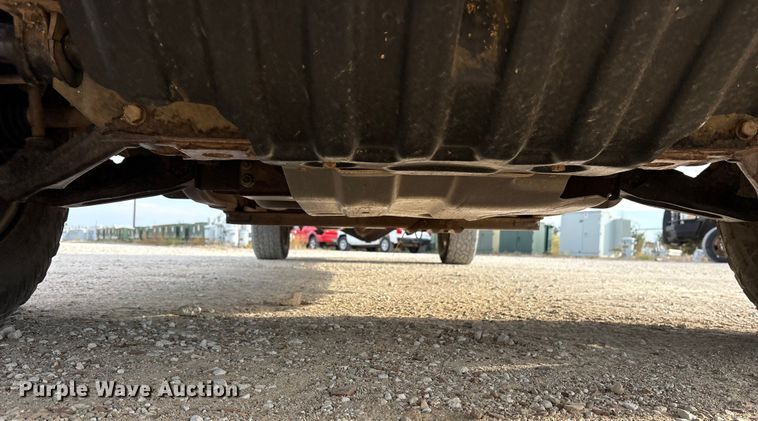 image for item ET7162 2010 Chevrolet Silverado 3500HD Crew Cab utility bed pickup truck