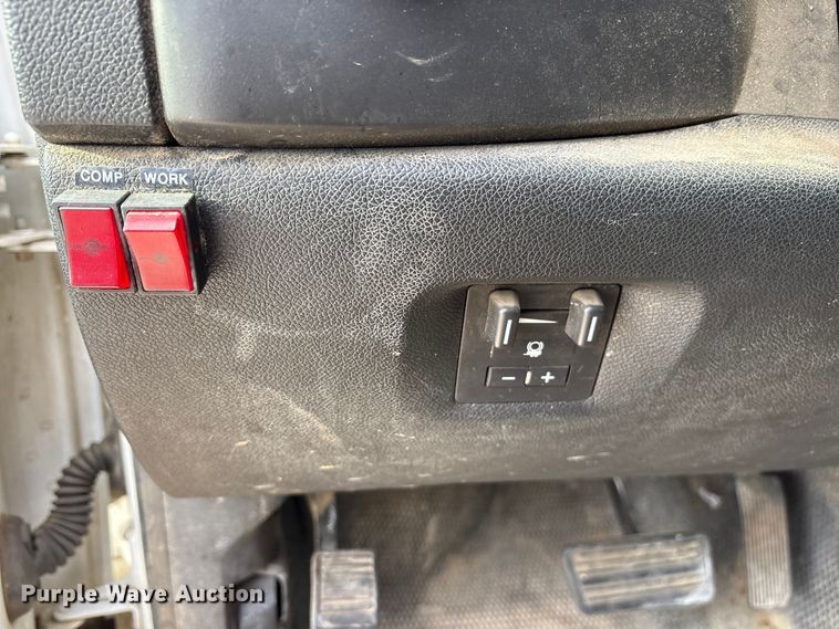 image for item ET7162 2010 Chevrolet Silverado 3500HD Crew Cab utility bed pickup truck