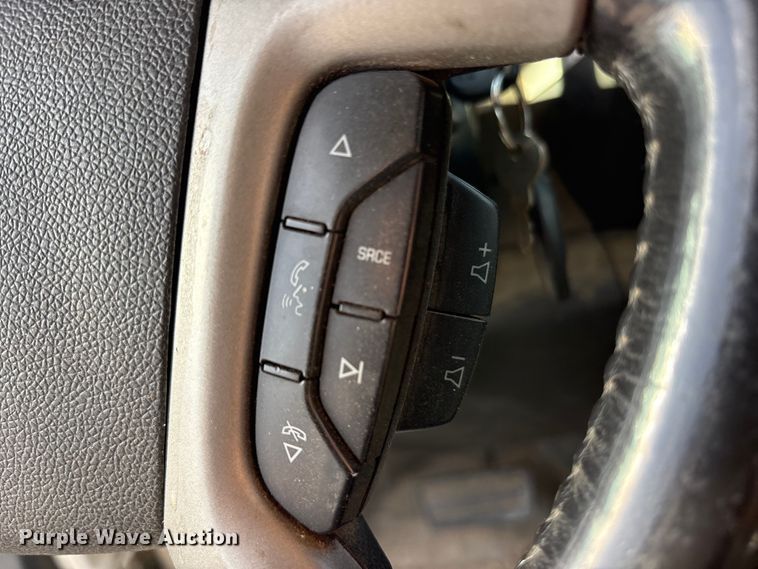 image for item ET7162 2010 Chevrolet Silverado 3500HD Crew Cab utility bed pickup truck