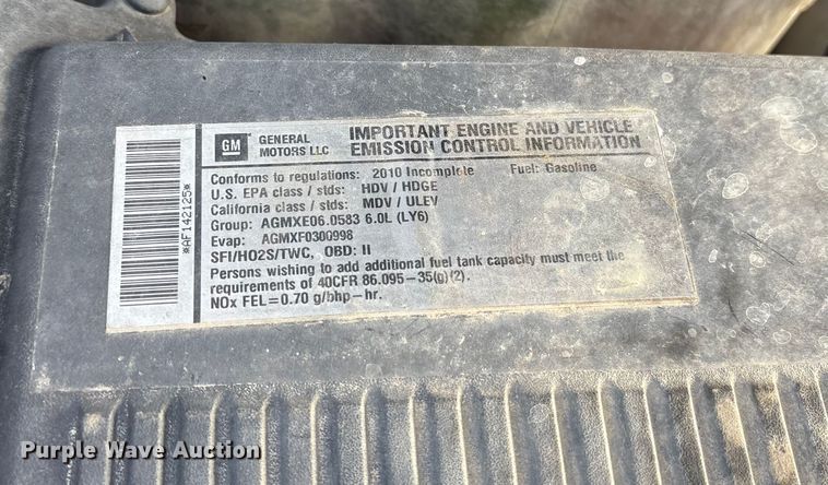 image for item ET7162 2010 Chevrolet Silverado 3500HD Crew Cab utility bed pickup truck