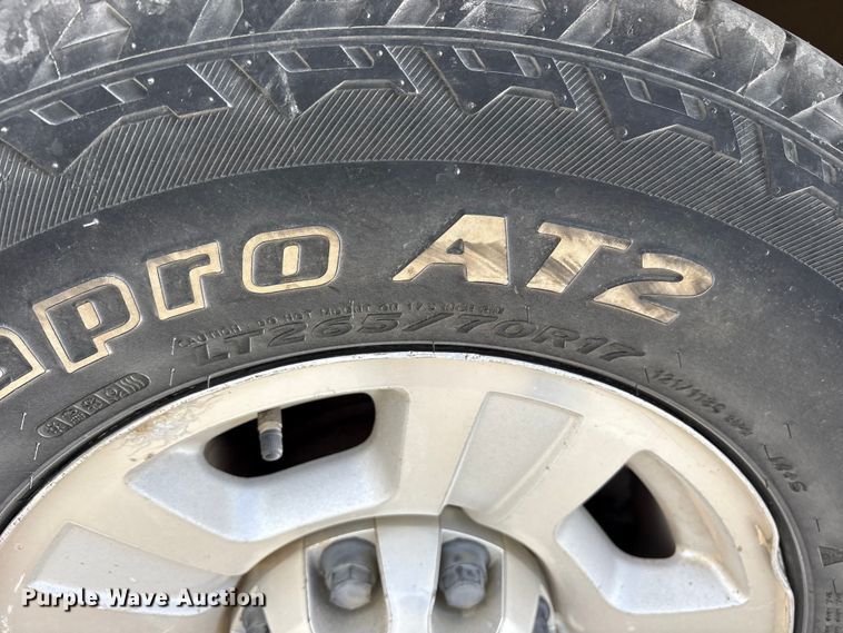 image for item ET7162 2010 Chevrolet Silverado 3500HD Crew Cab utility bed pickup truck