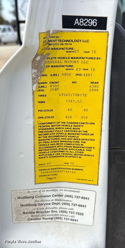 image for item ET7162 2010 Chevrolet Silverado 3500HD Crew Cab utility bed pickup truck