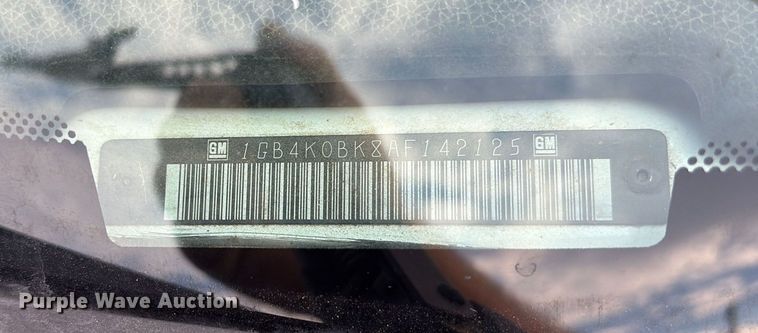 image for item ET7162 2010 Chevrolet Silverado 3500HD Crew Cab utility bed pickup truck