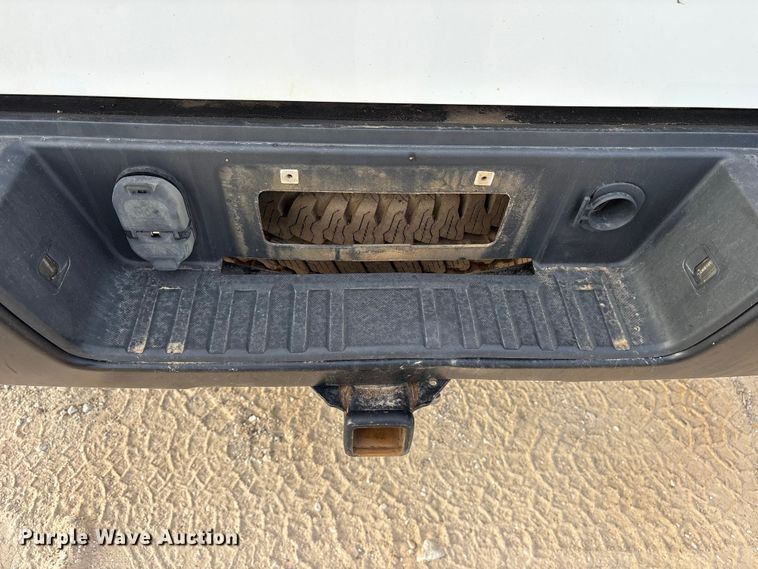 image for item ET7165 2015 Chevrolet Silverado 1500 Double Cab pickup truck