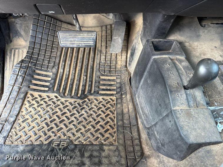 image for item ET7165 2015 Chevrolet Silverado 1500 Double Cab pickup truck