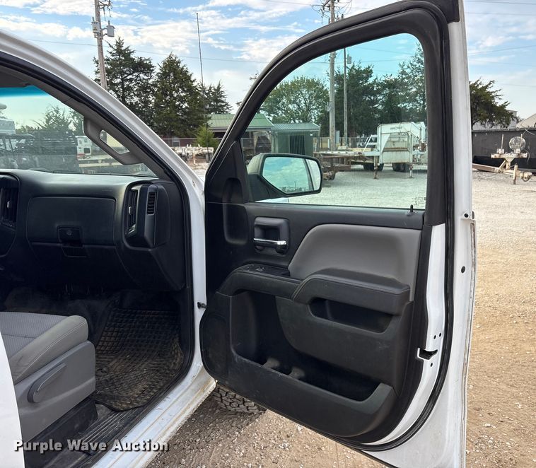 image for item ET7165 2015 Chevrolet Silverado 1500 Double Cab pickup truck