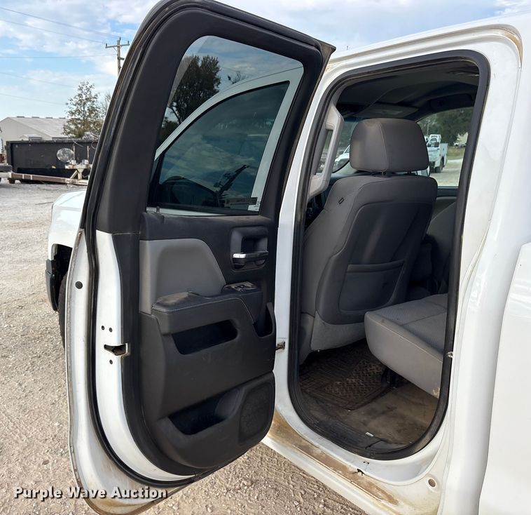 image for item ET7165 2015 Chevrolet Silverado 1500 Double Cab pickup truck