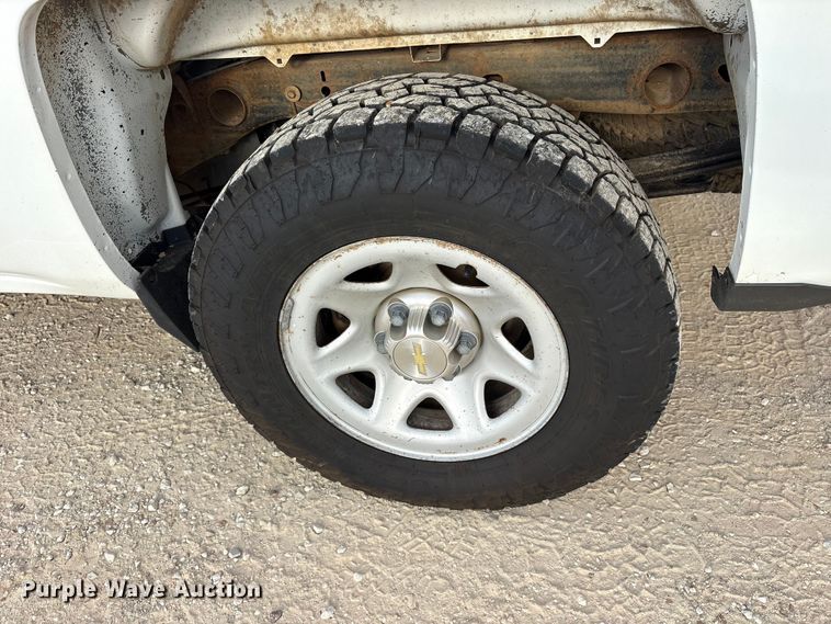 image for item ET7165 2015 Chevrolet Silverado 1500 Double Cab pickup truck