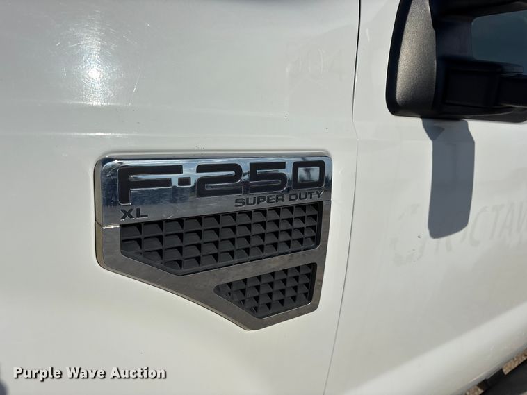 image for item ET7168 2009 Ford F250 Super Duty Crew Cab pickup truck