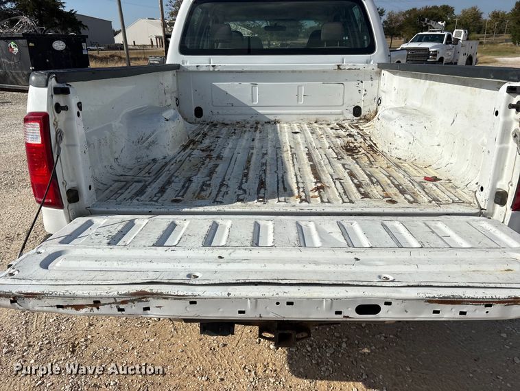 image for item ET7168 2009 Ford F250 Super Duty Crew Cab pickup truck