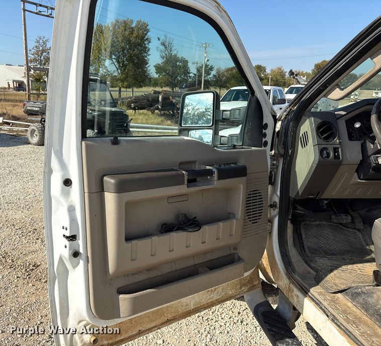 image for item ET7168 2009 Ford F250 Super Duty Crew Cab pickup truck