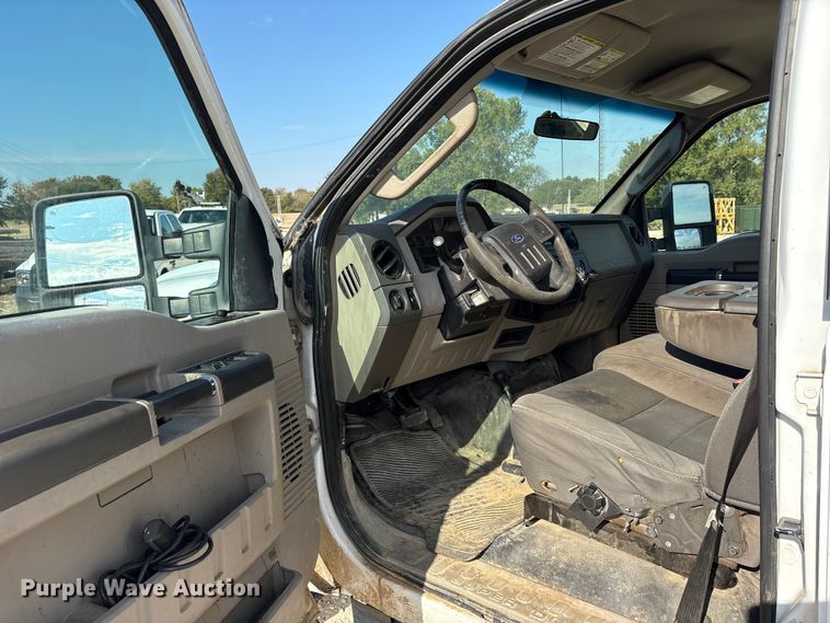 image for item ET7168 2009 Ford F250 Super Duty Crew Cab pickup truck